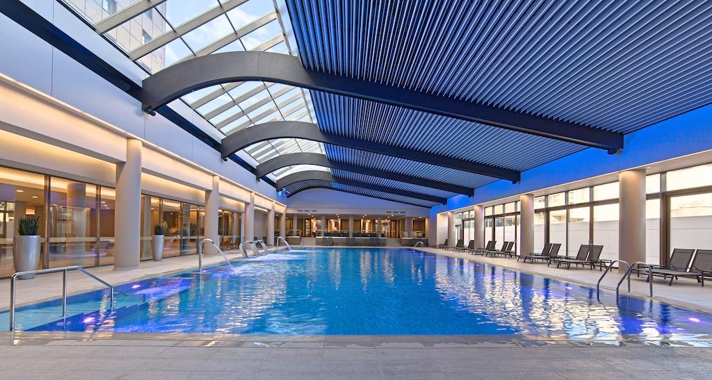 Ramada By Wyndham Bucharest Parc Hotel Exterior foto
